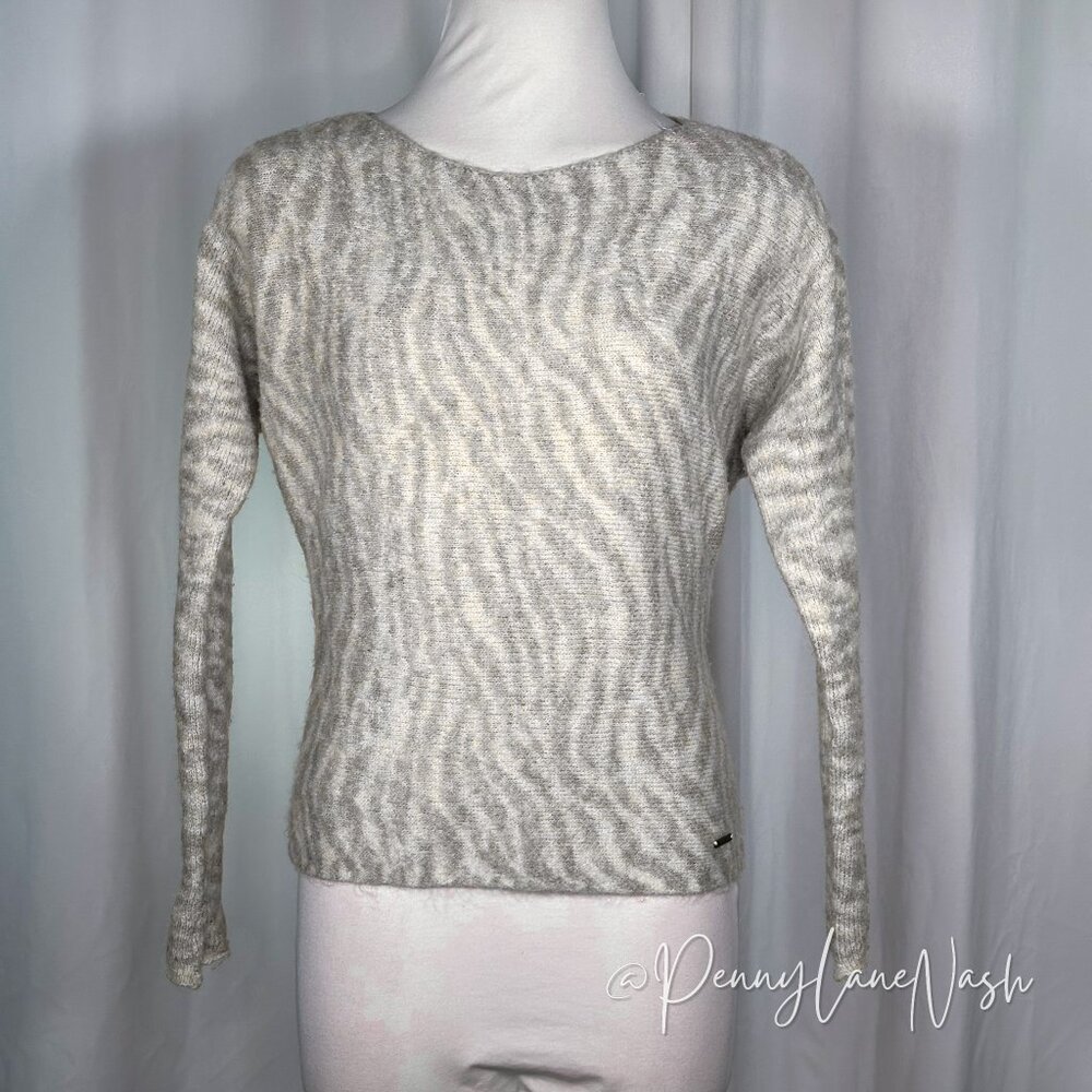 Abercrombie & Fitch Zebra Print Pullover Sweater - Picture 2 of 9